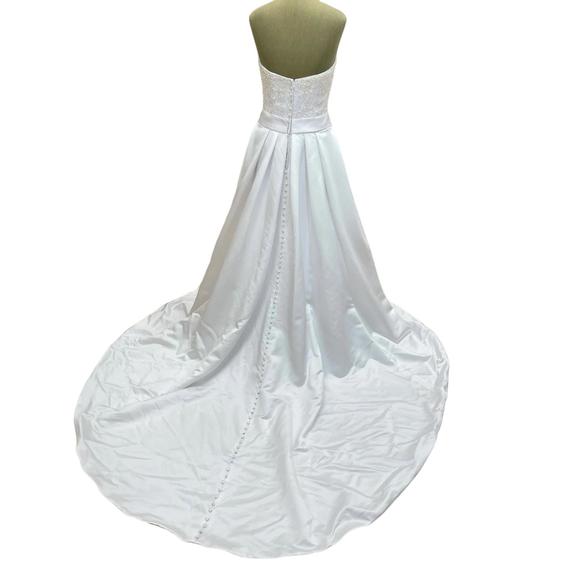 NEW MARY'S BRIDAL women's beaded strapless wedding gown with belt in white - Picture 2 of 3